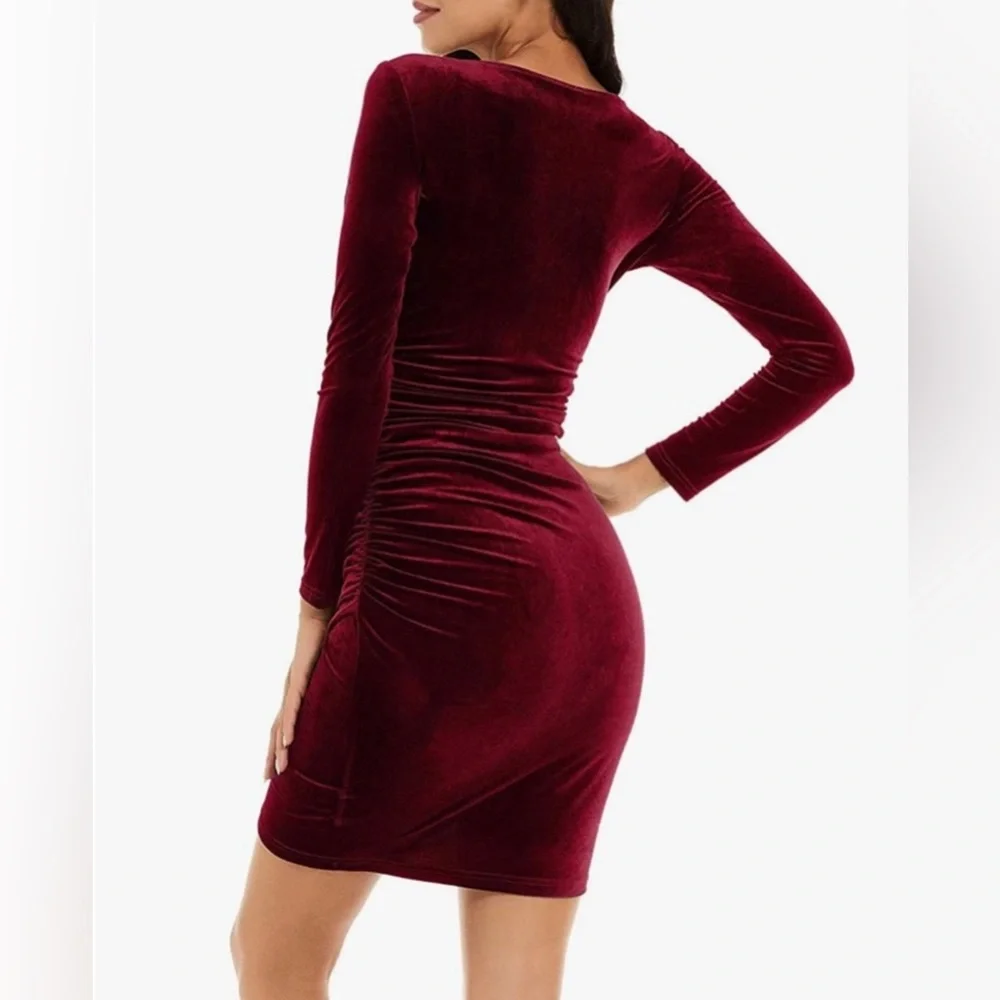 NWOT Guberry Elegant Burgundy Red Velvet Wrap Dress Women’s Sz Small - Picture 3 of 4